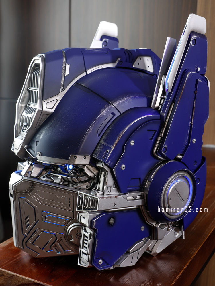 New version of Transformers Optimus Prime helmet, voice control